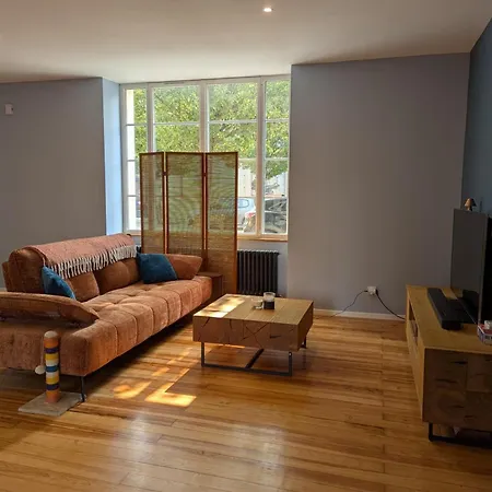 Charmante Maison Xixe Sur Avec 3 Chambres, Cour Privative & Parking - Fr-1-653-280 בית נופש