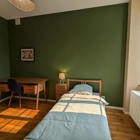 Charmante Maison Xixe Sur Avec 3 Chambres, Cour Privative & Parking - Fr-1-653-280