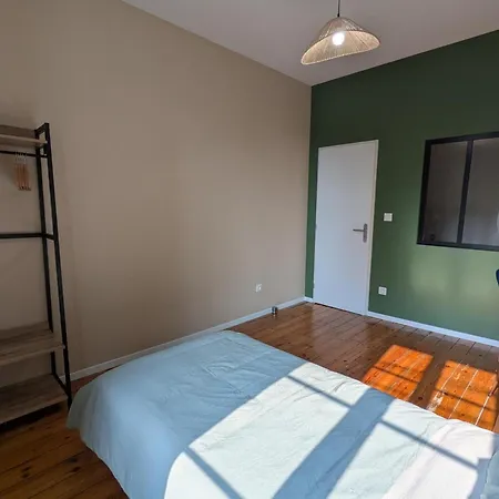 Charmante Maison Xixe Sur Avec 3 Chambres, Cour Privative & Parking