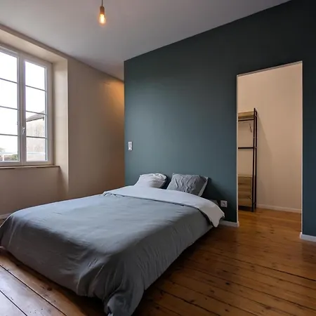 Charmante Maison Xixe Sur Avec 3 Chambres, Cour Privative & Parking * Jarnac