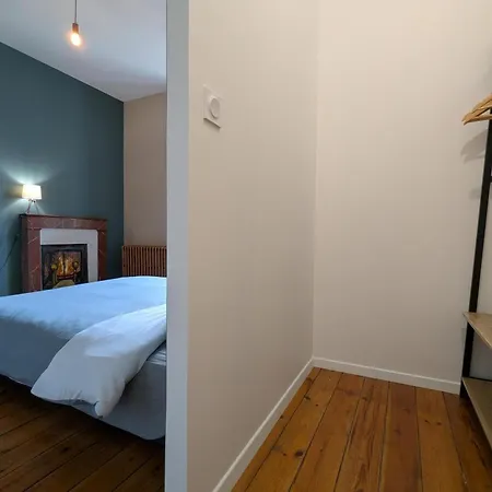Charmante Maison Xixe Sur Avec 3 Chambres, Cour Privative & Parking