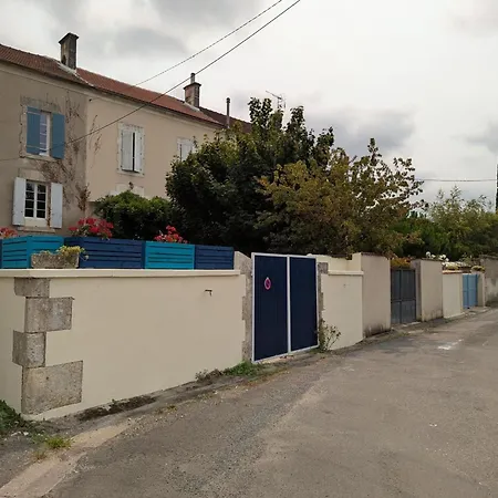 Landhaus Charmante Maison Xixe Sur Avec 3 Chambres, Cour Privative & Parking